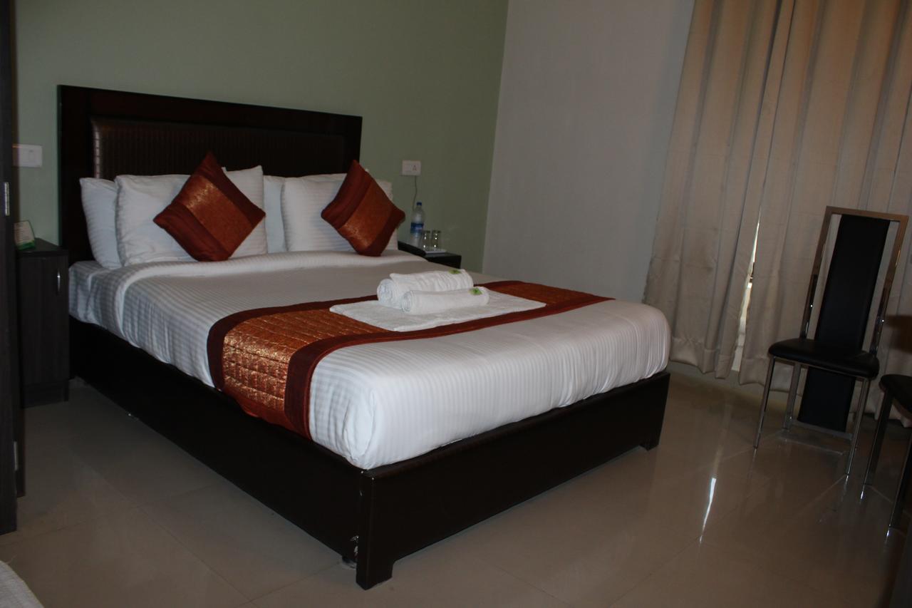 גורגאון Pacific Inn Eco Central מראה חיצוני תמונה