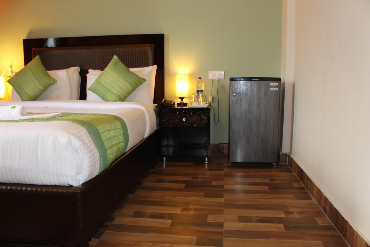 גורגאון Pacific Inn Eco Central מראה חיצוני תמונה