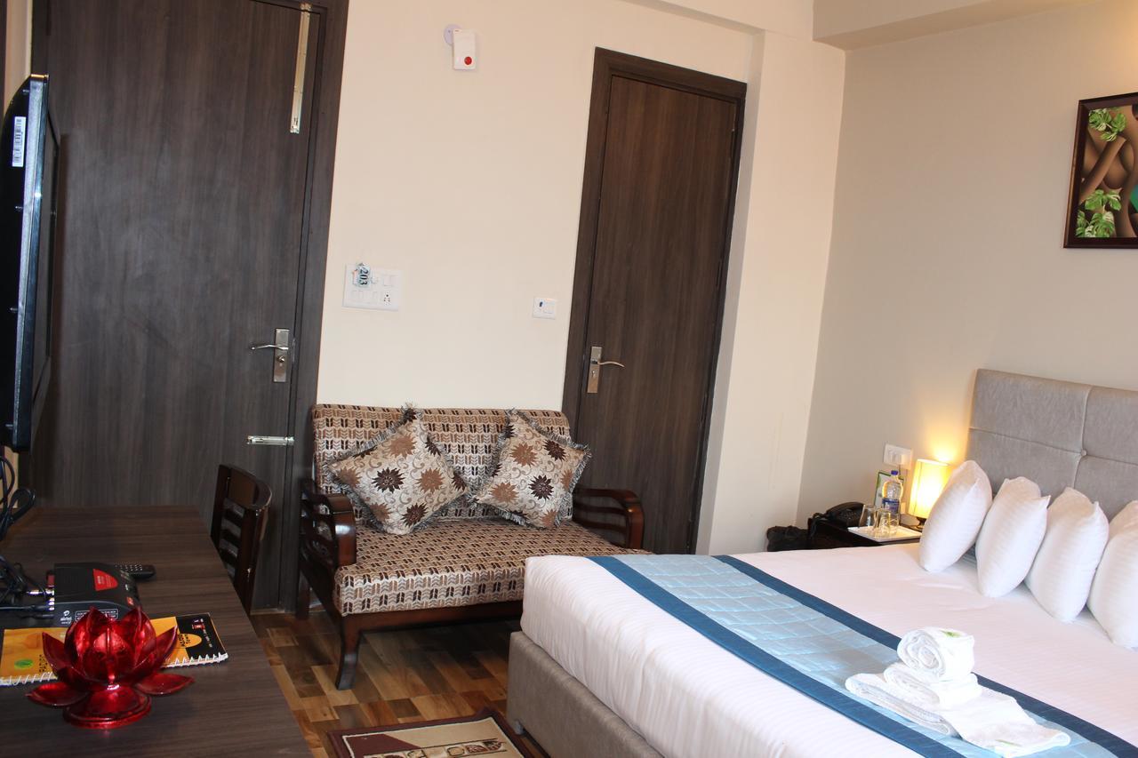 גורגאון Pacific Inn Eco Central מראה חיצוני תמונה