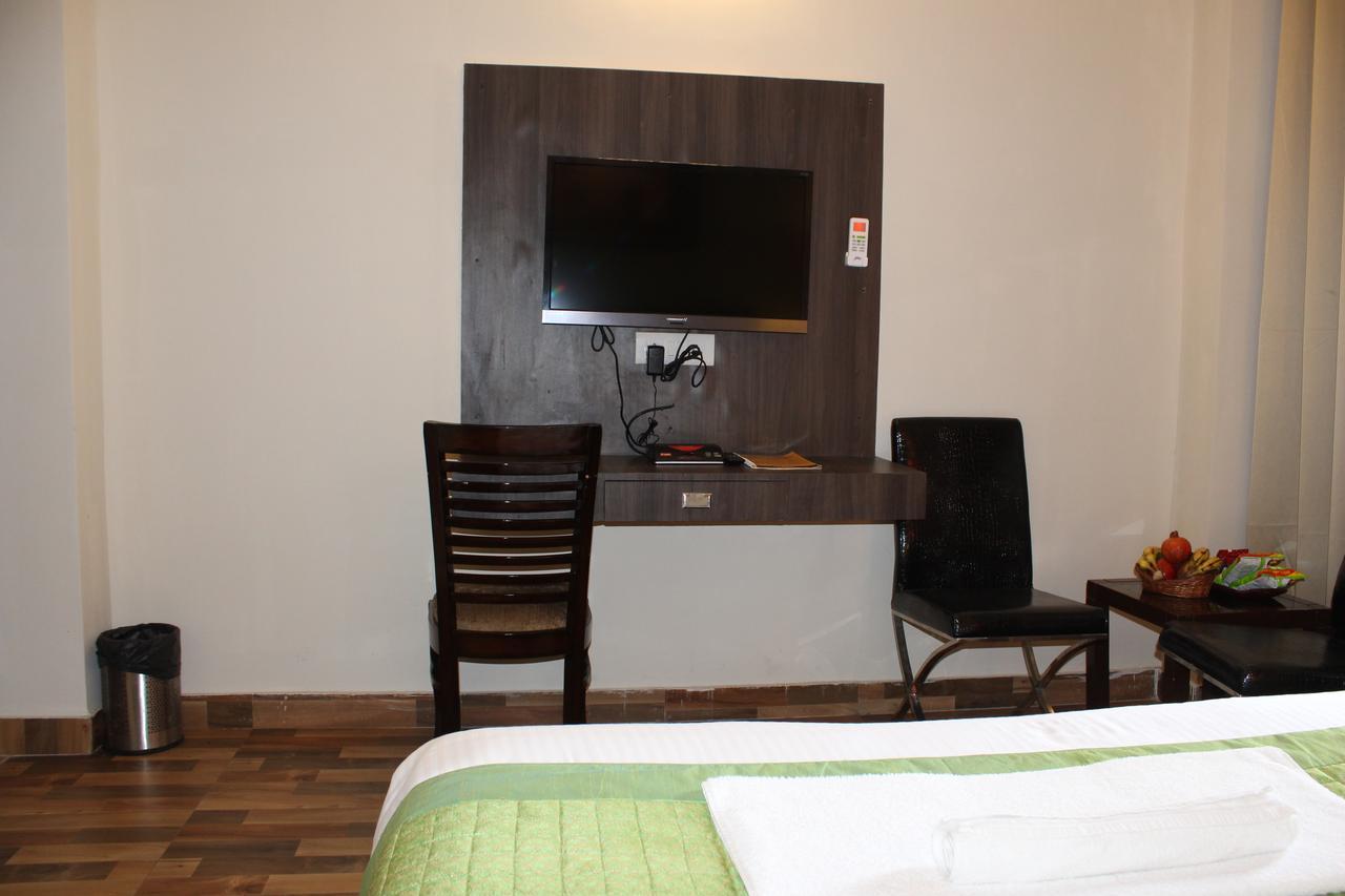 גורגאון Pacific Inn Eco Central מראה חיצוני תמונה