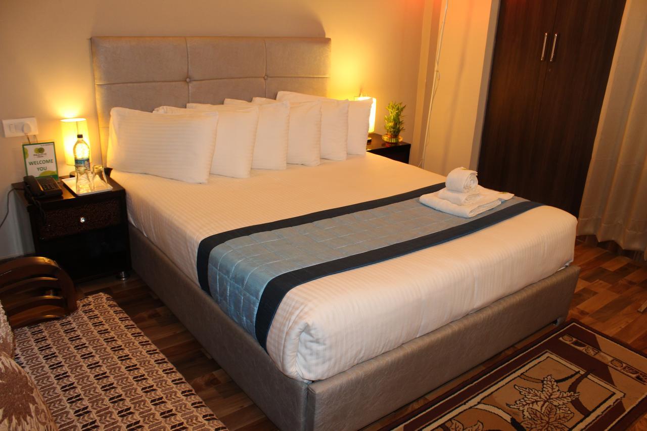 גורגאון Pacific Inn Eco Central מראה חיצוני תמונה
