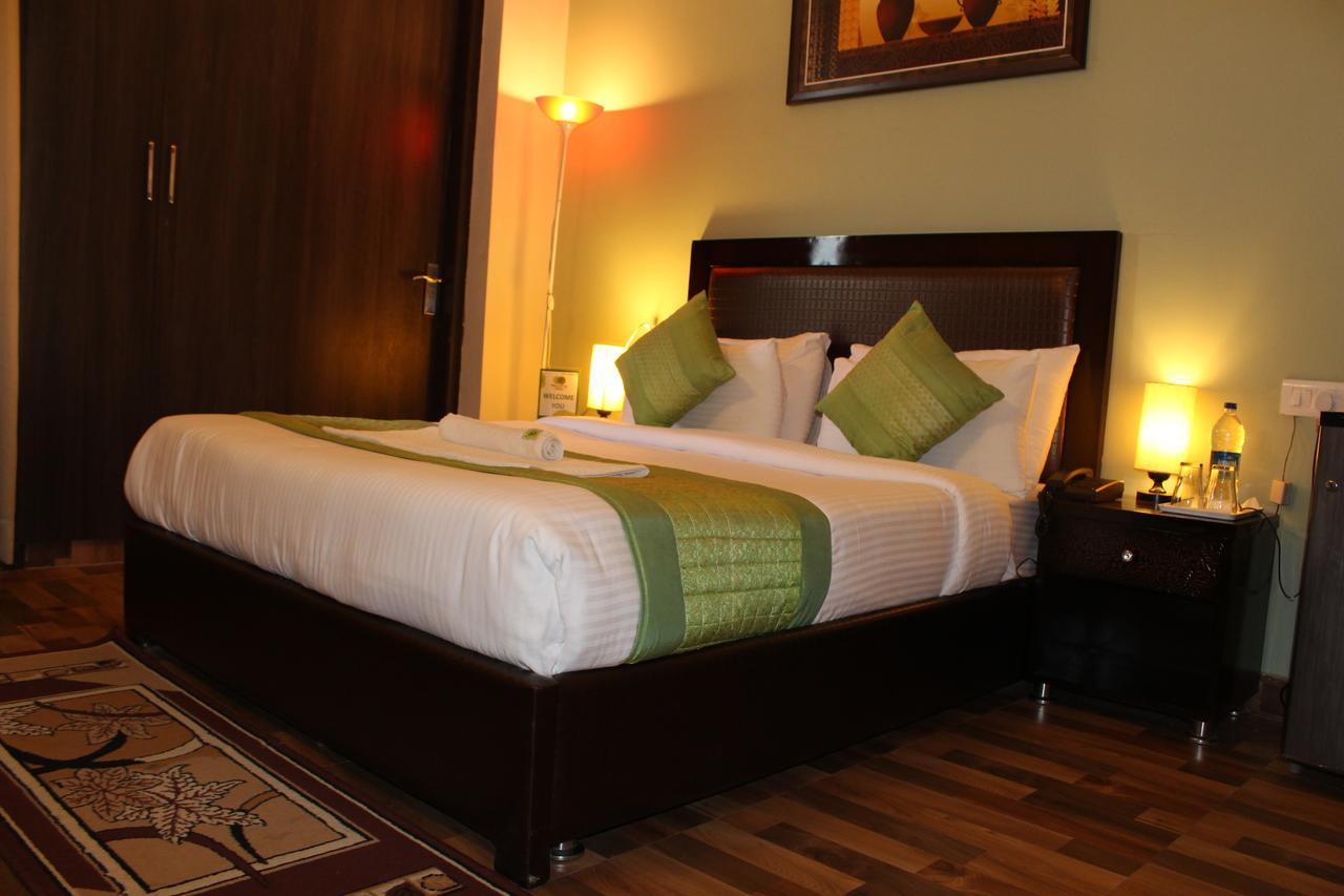 גורגאון Pacific Inn Eco Central מראה חיצוני תמונה